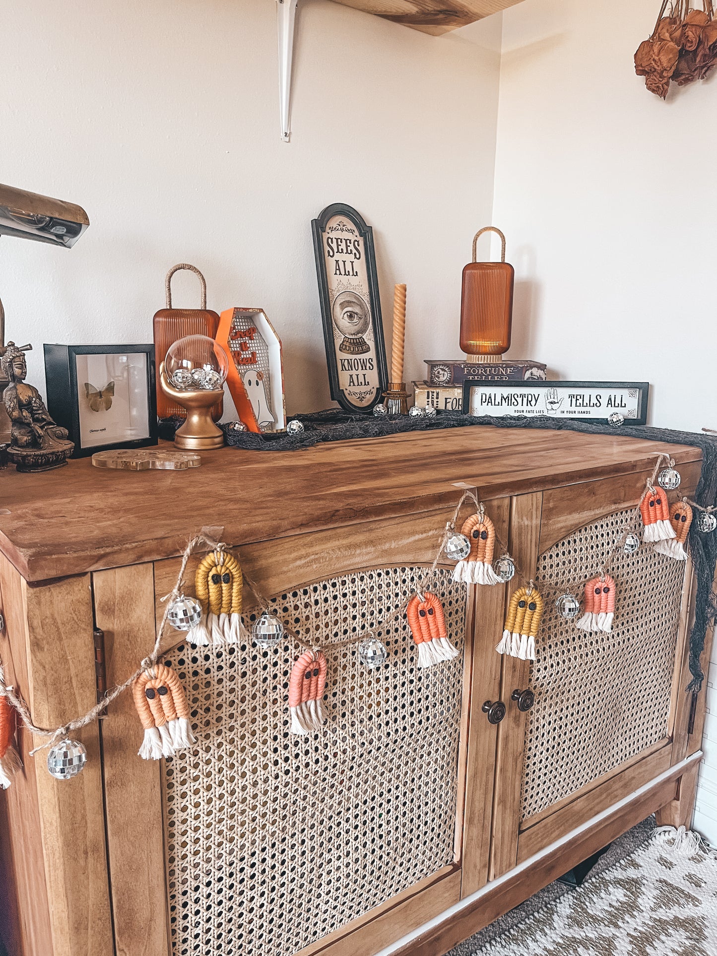 Ghosty Garland 🪩👻