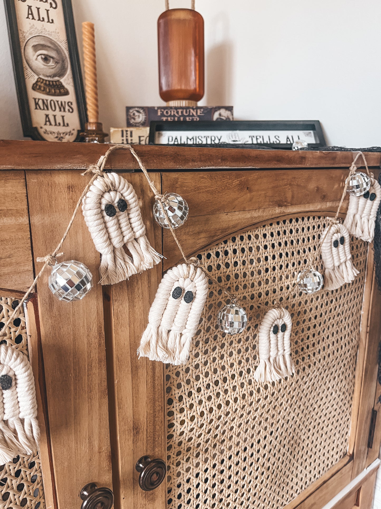 Ghosty Garland 🪩👻