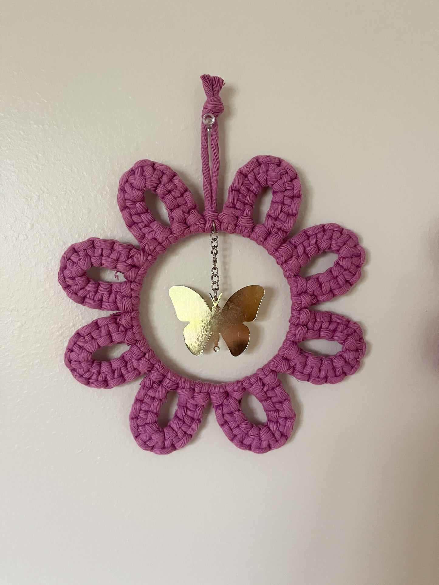 Mini daisy + butterfly wall hanging