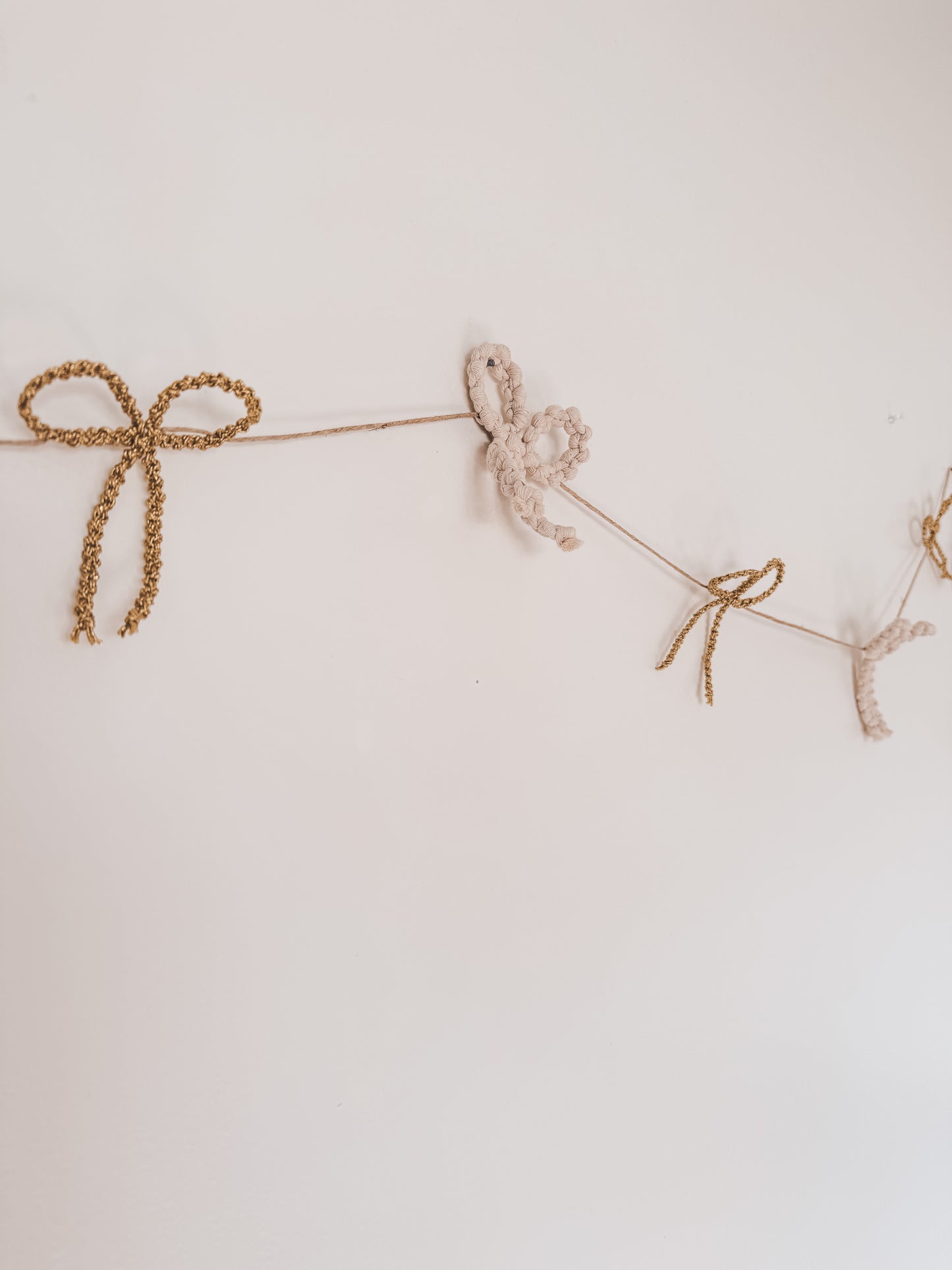 Holiday garlands
