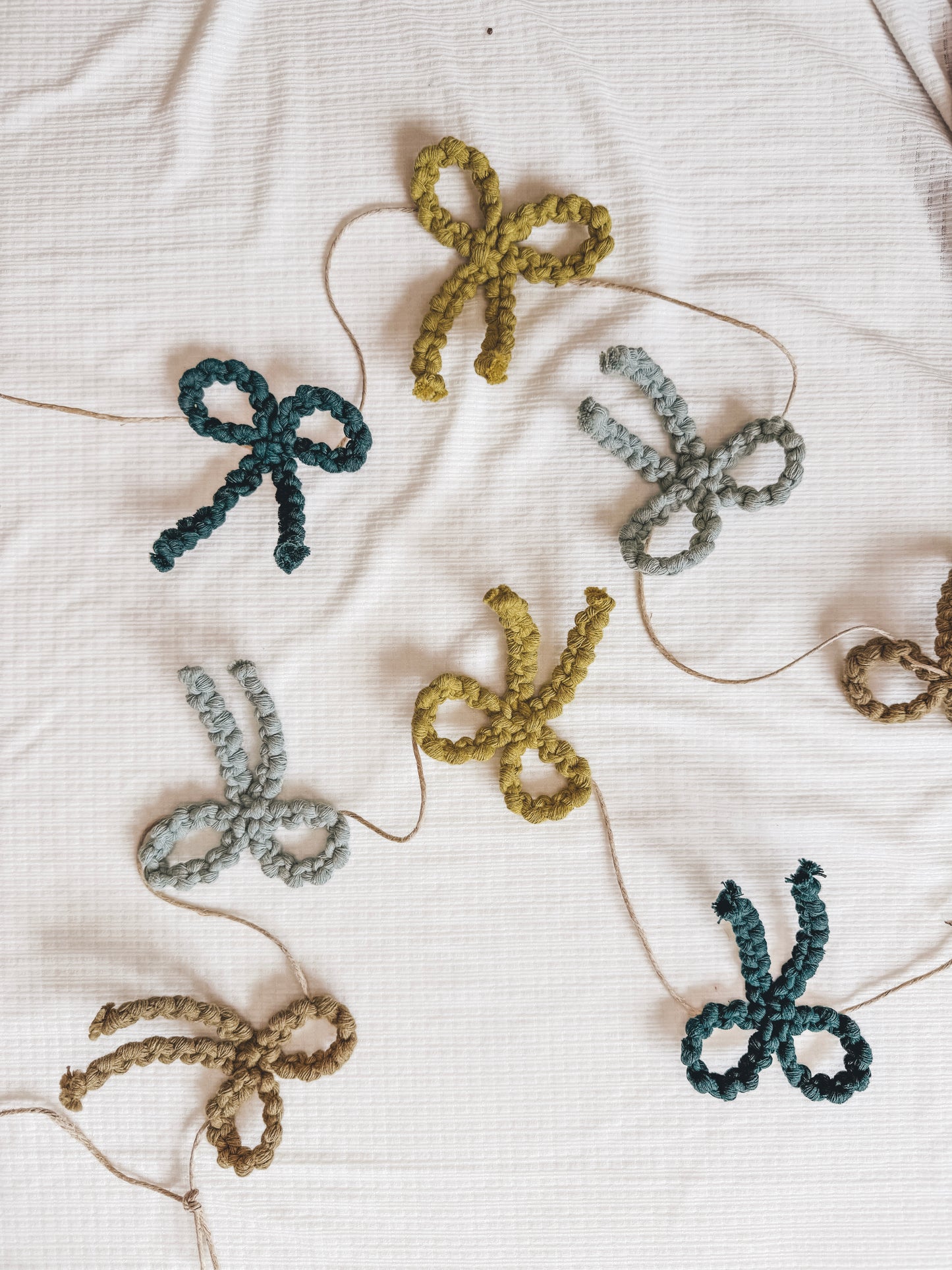 Holiday garlands