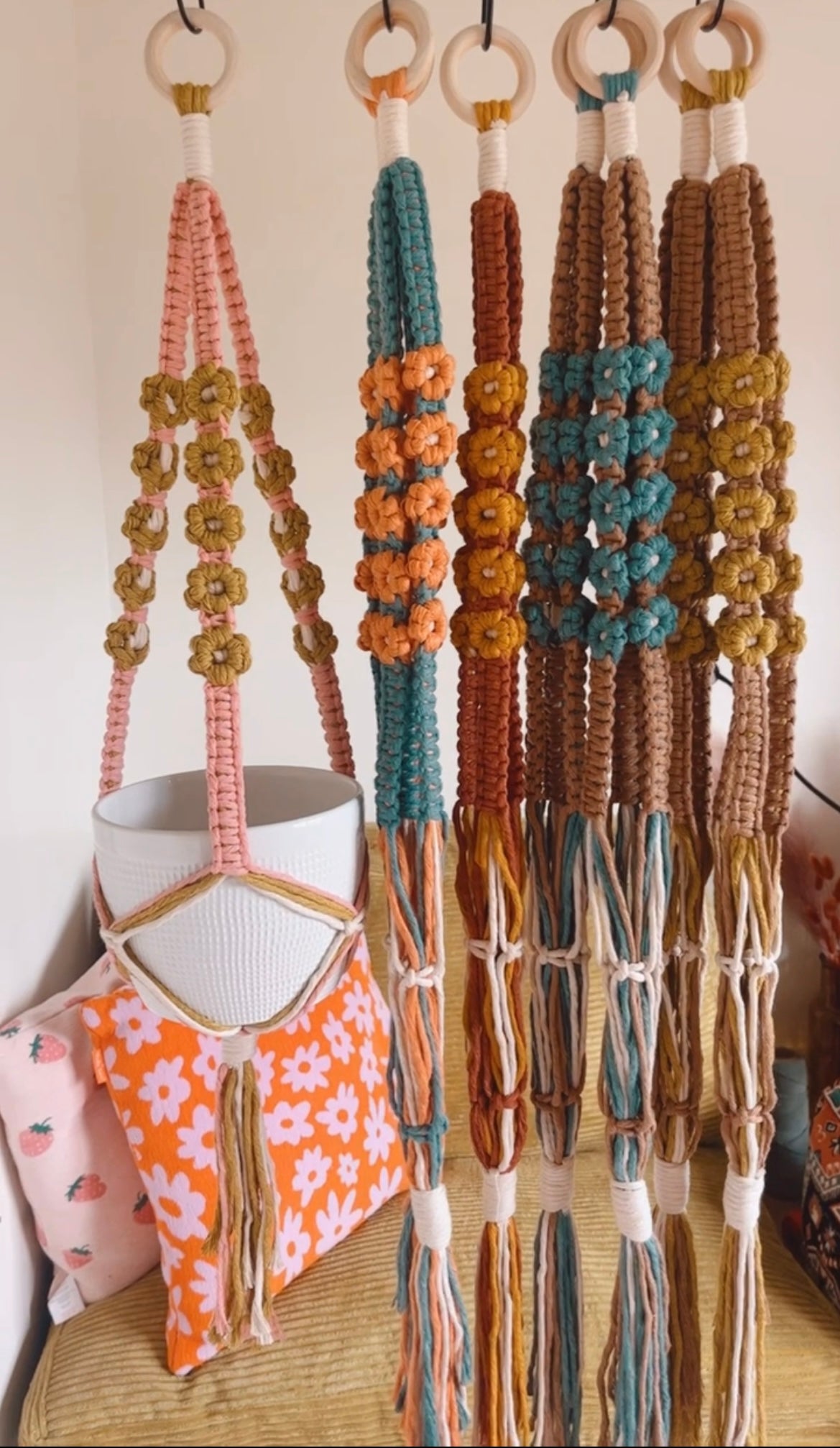 Daisy Plant Hanger