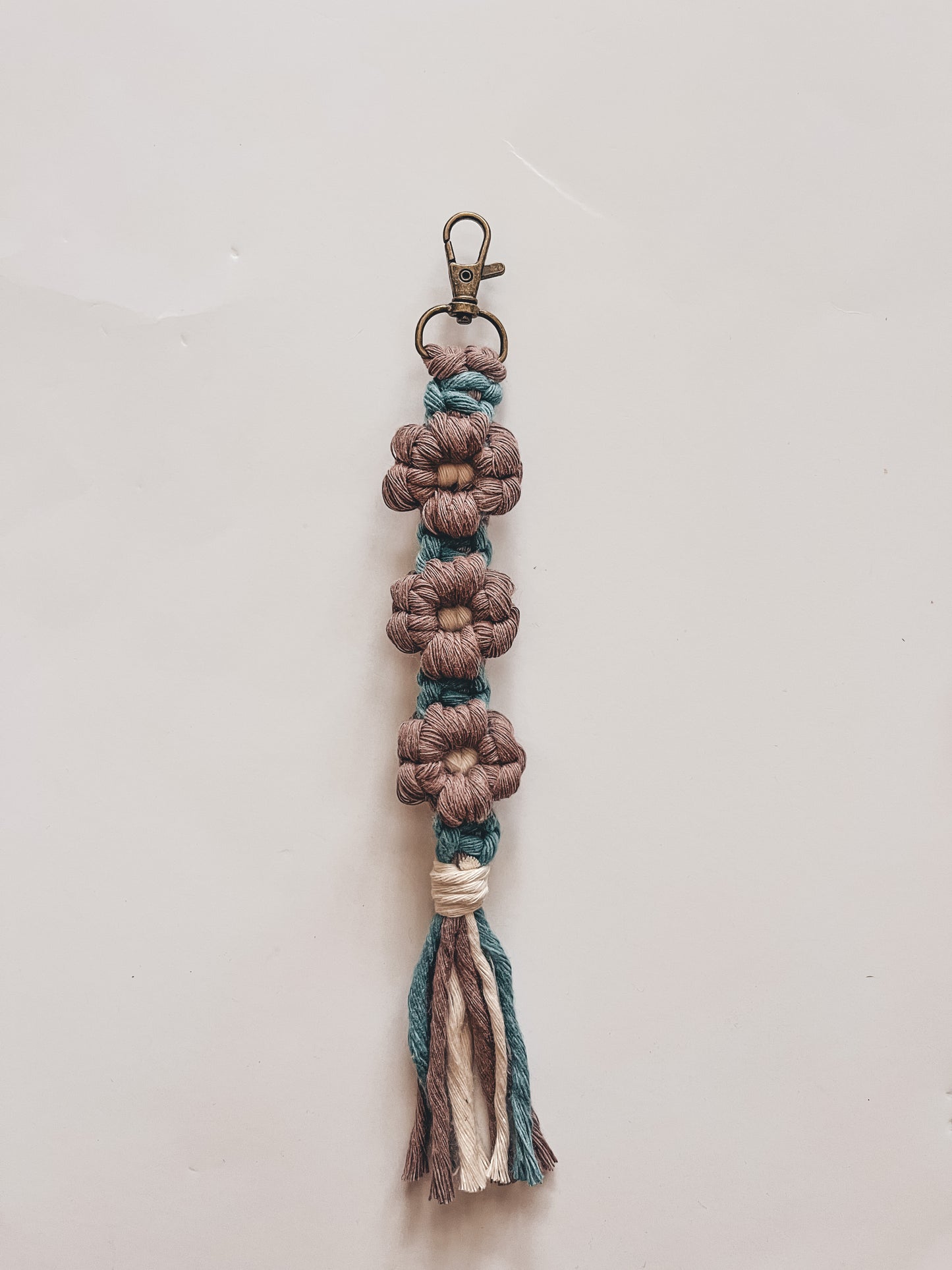 Daisy keychain