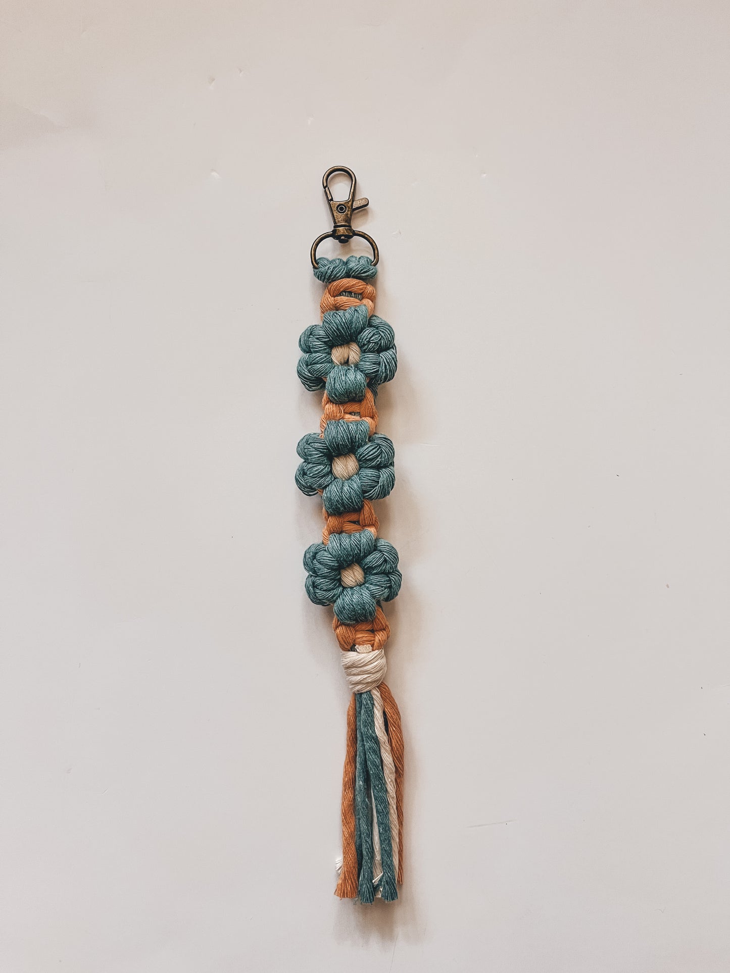 Daisy keychain
