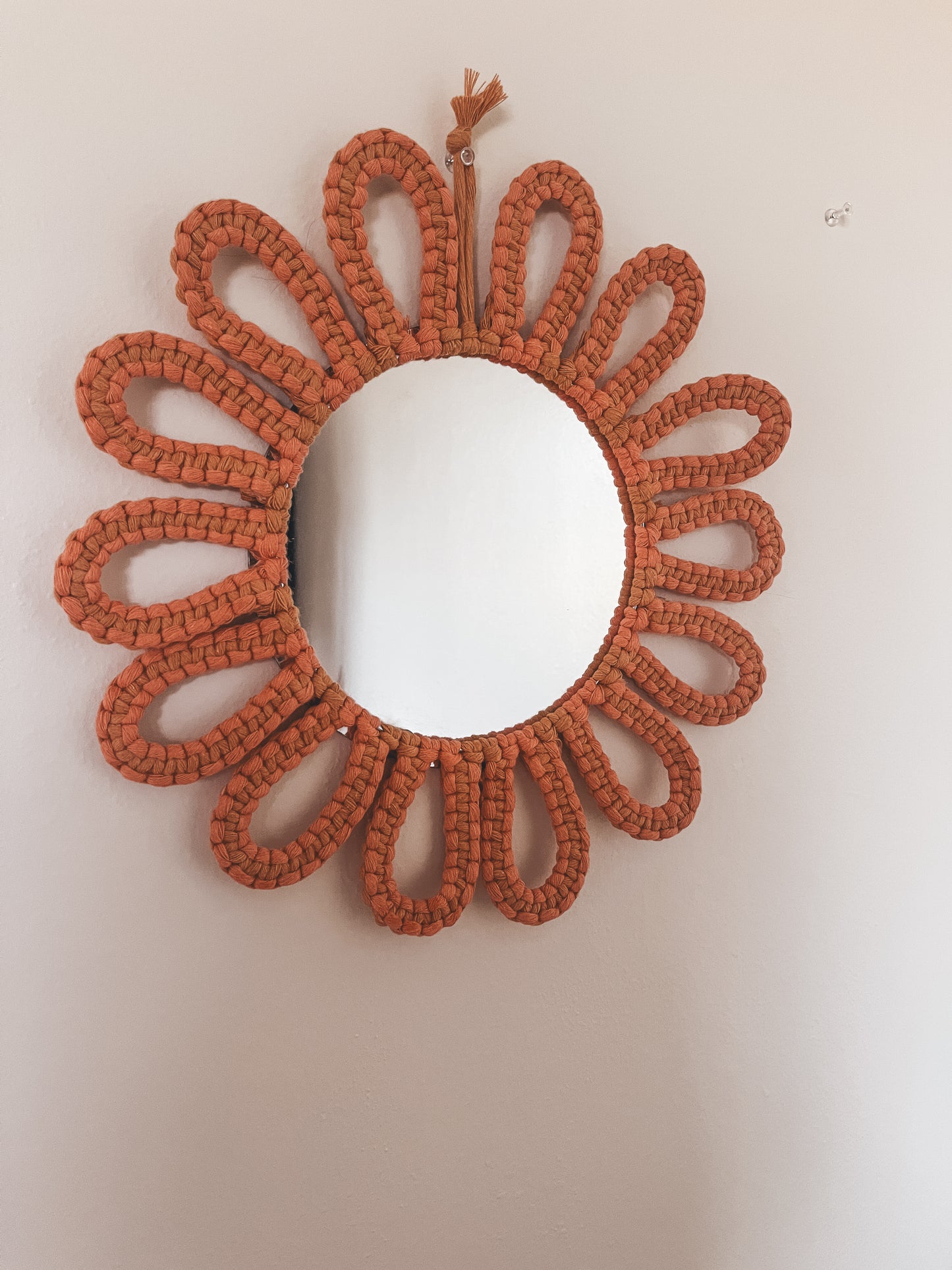 Daisy mirror