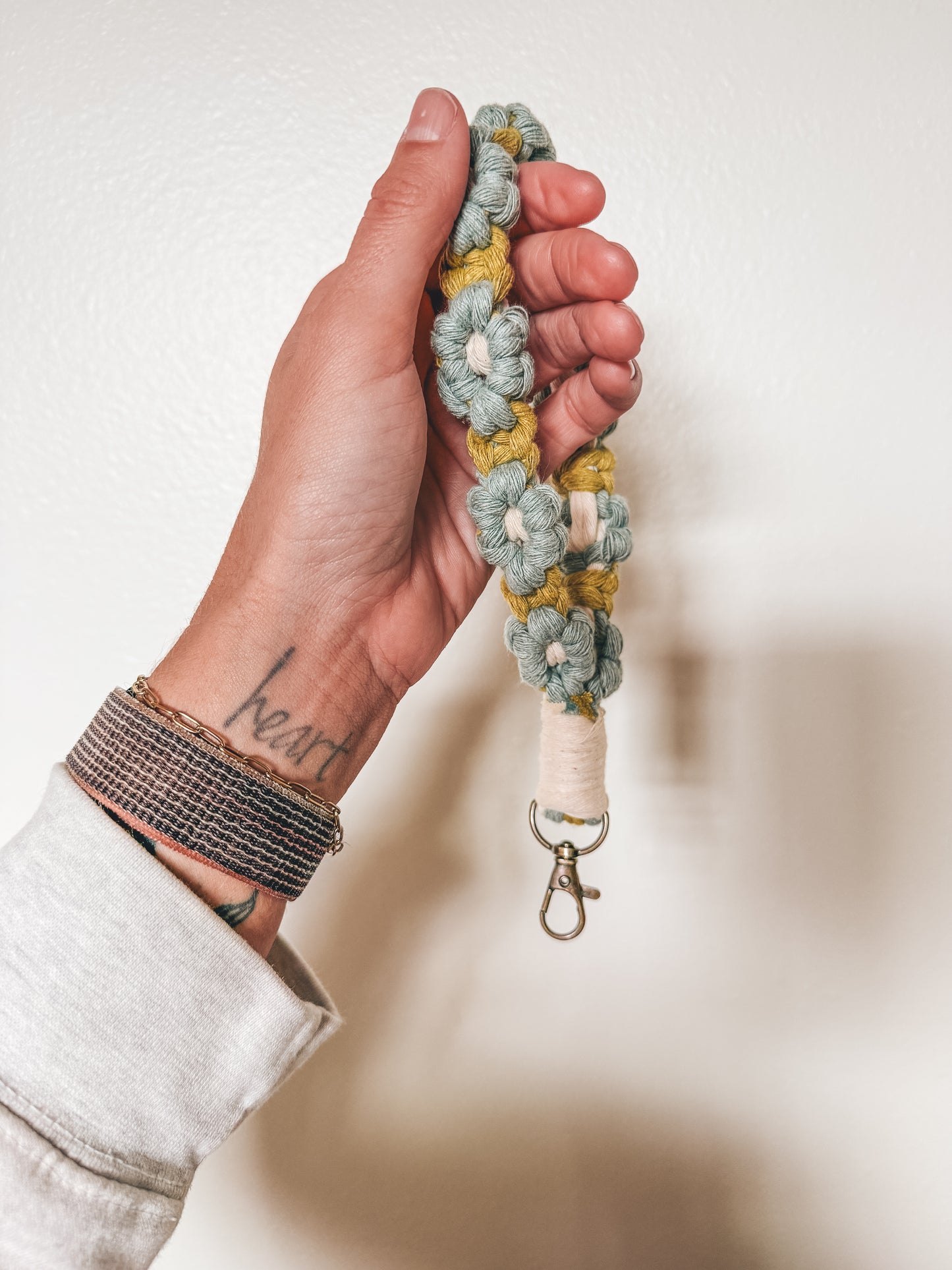 Mini daisy keychain