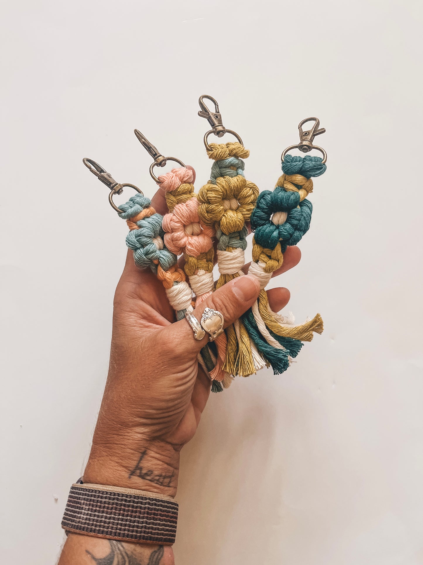 Mini daisy keychain